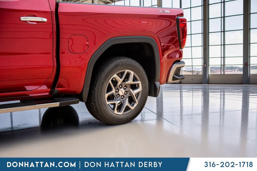 Used 2022 GMC Sierra 1500 SLT w/ SLT Premium Plus Package AWD/4WD image 43