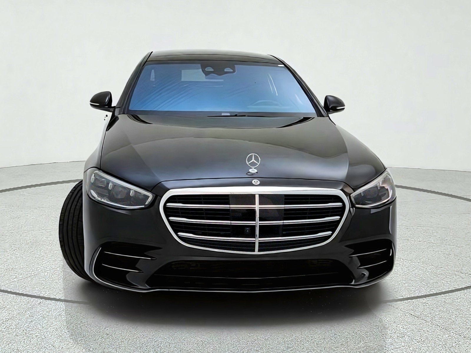 Certified 2025 Mercedes-Benz S 580 4MATIC Sedan image 3