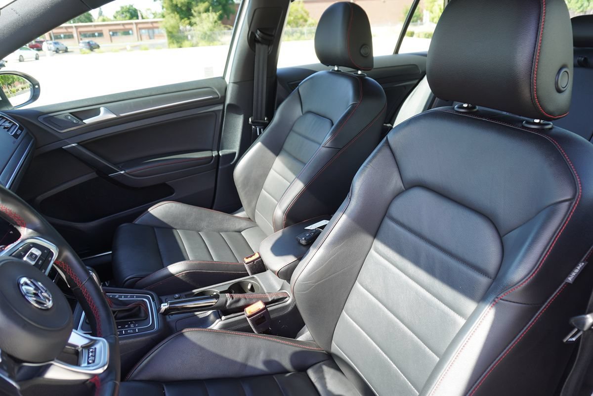 Used 2019 Volkswagen GTI SE FWD image 30