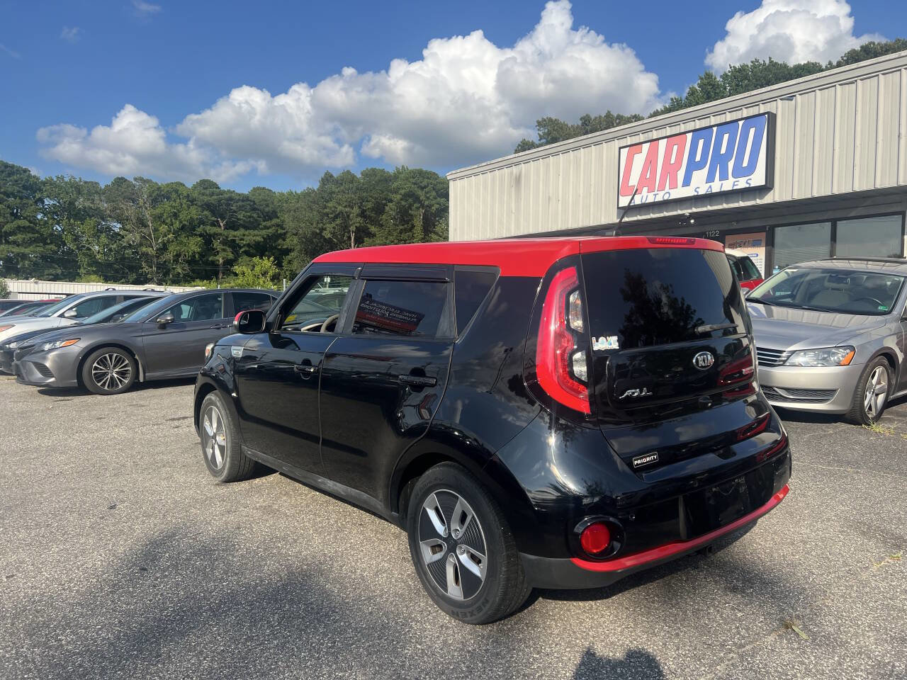 Used 2017 Kia Soul EV + image 6