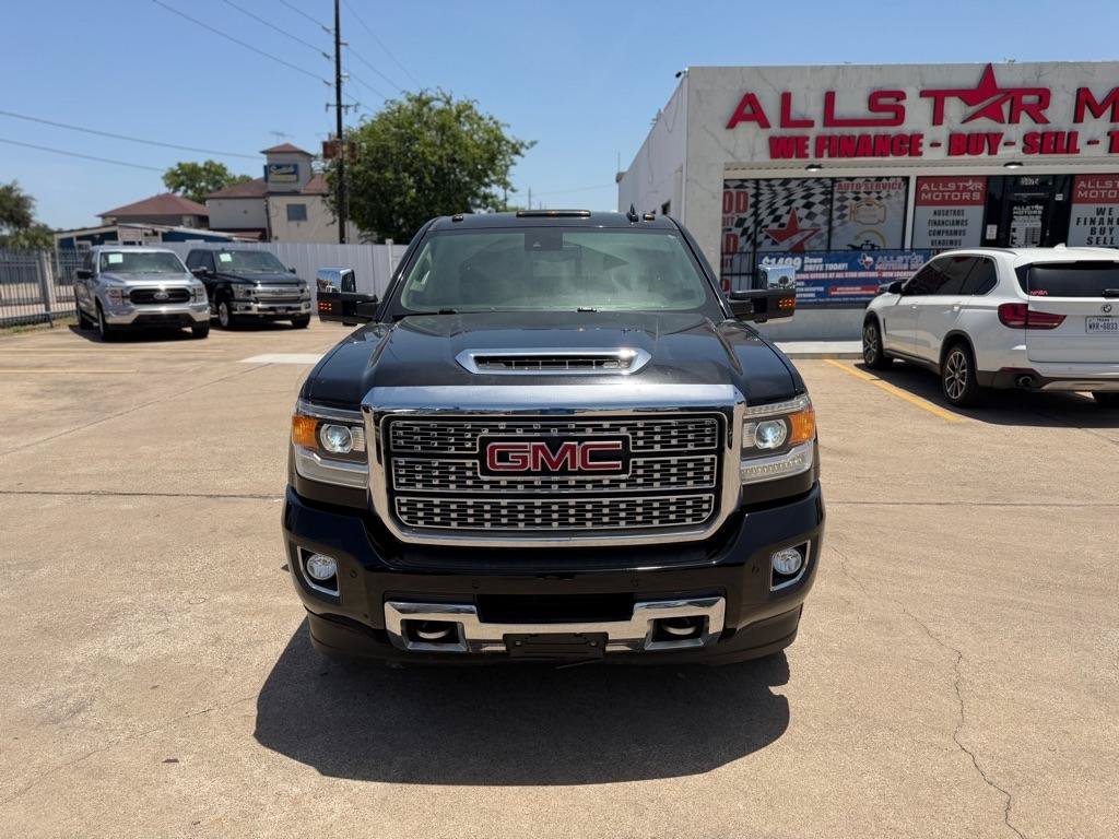Used 2019 GMC Sierra 2500 Denali w/ Duramax Plus Package AWD/4WD image 2