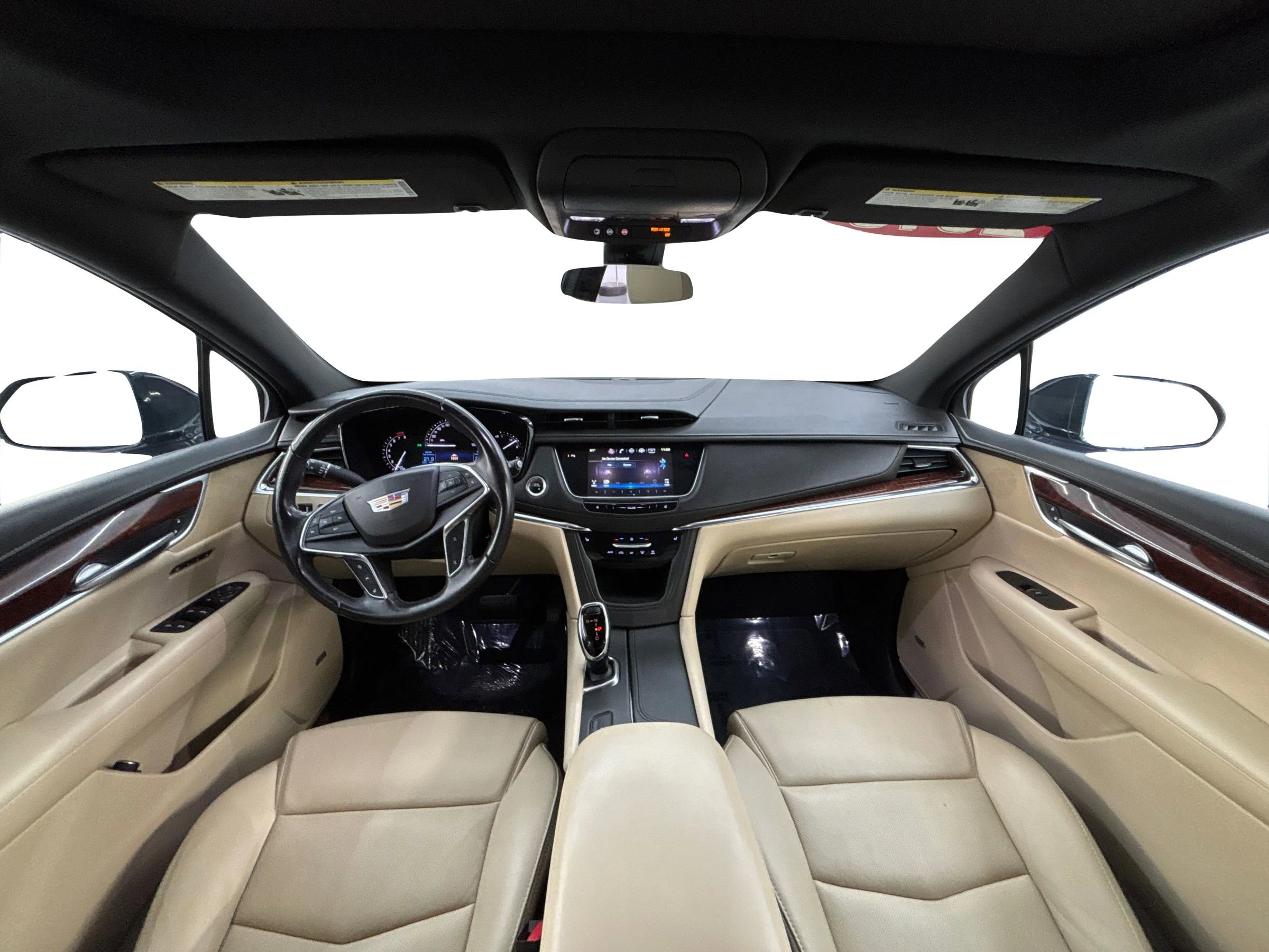 Used 2018 Cadillac XT5 Luxury w/ Driver Awareness Package image 17