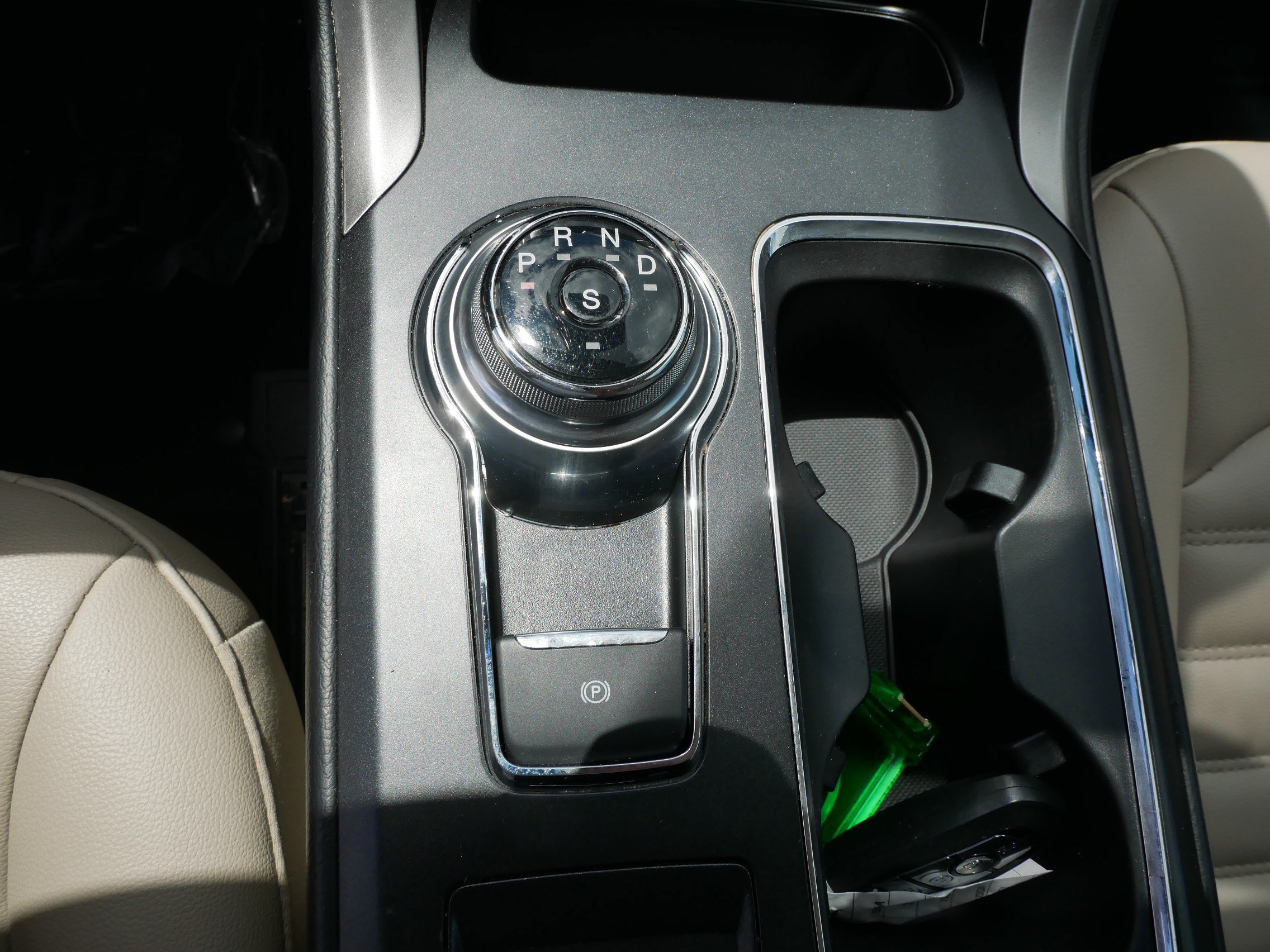 Used 2019 Ford Fusion SEL FWD image 24