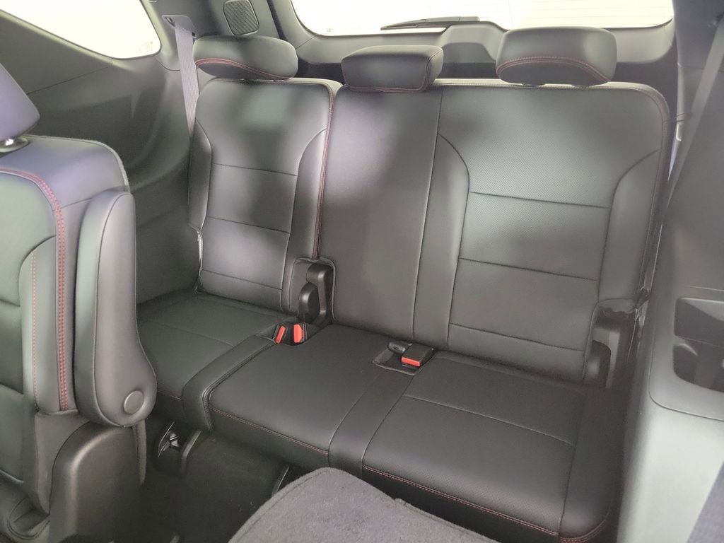 New 2026 Chevrolet Traverse RS w/ LPO, Illumination Package FWD image 14