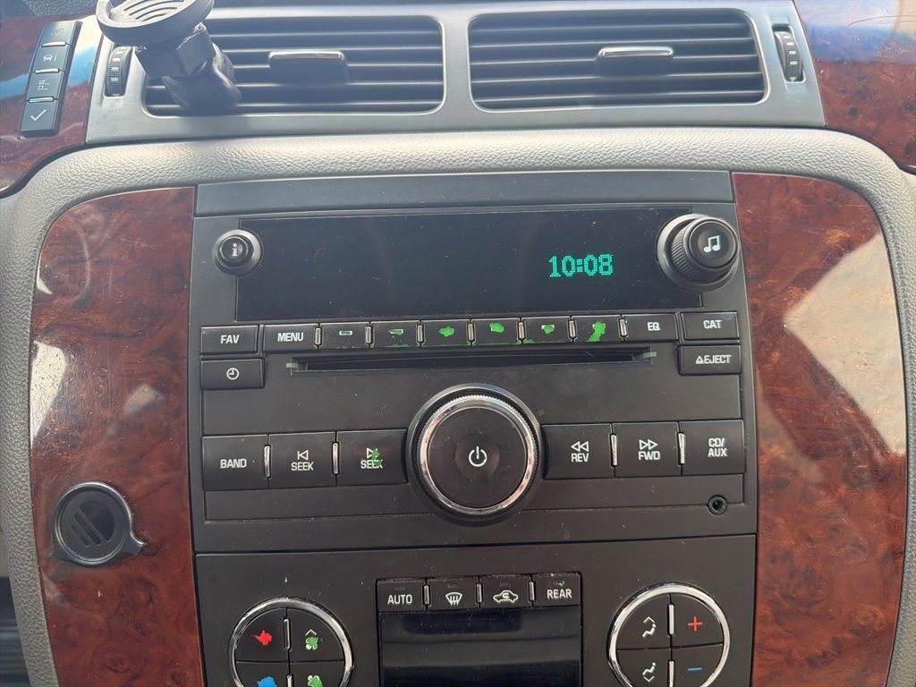 Used 2011 Chevrolet Suburban LT w/ Luxury Package image 17