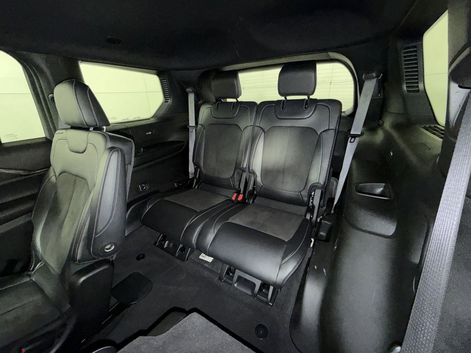 Used 2022 Jeep Grand Cherokee L Laredo image 25