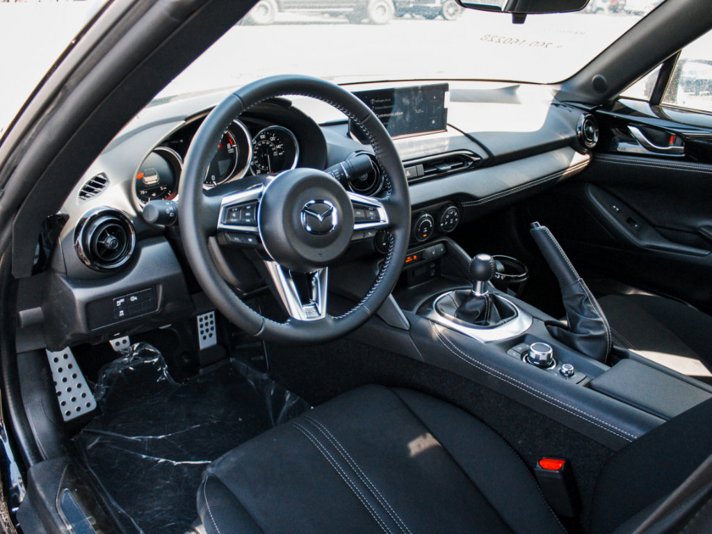 New 2026 MAZDA MX-5 Miata Club w/ Interior Package RWD image 8