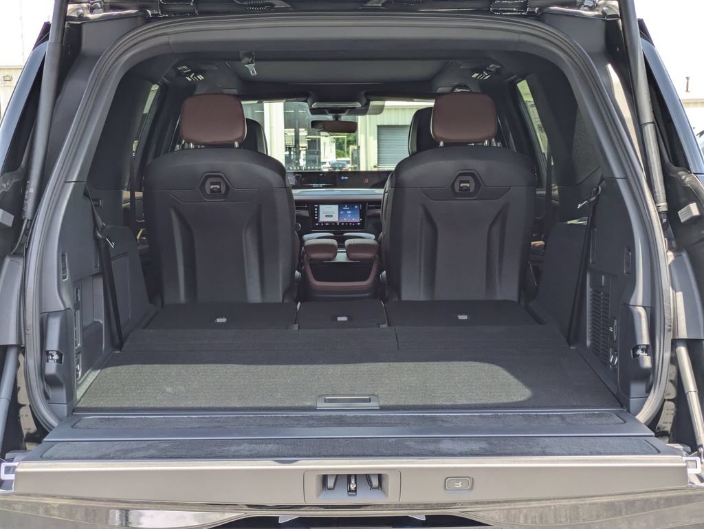 New 2027 Lincoln Navigator Reserve AWD/4WD image 13