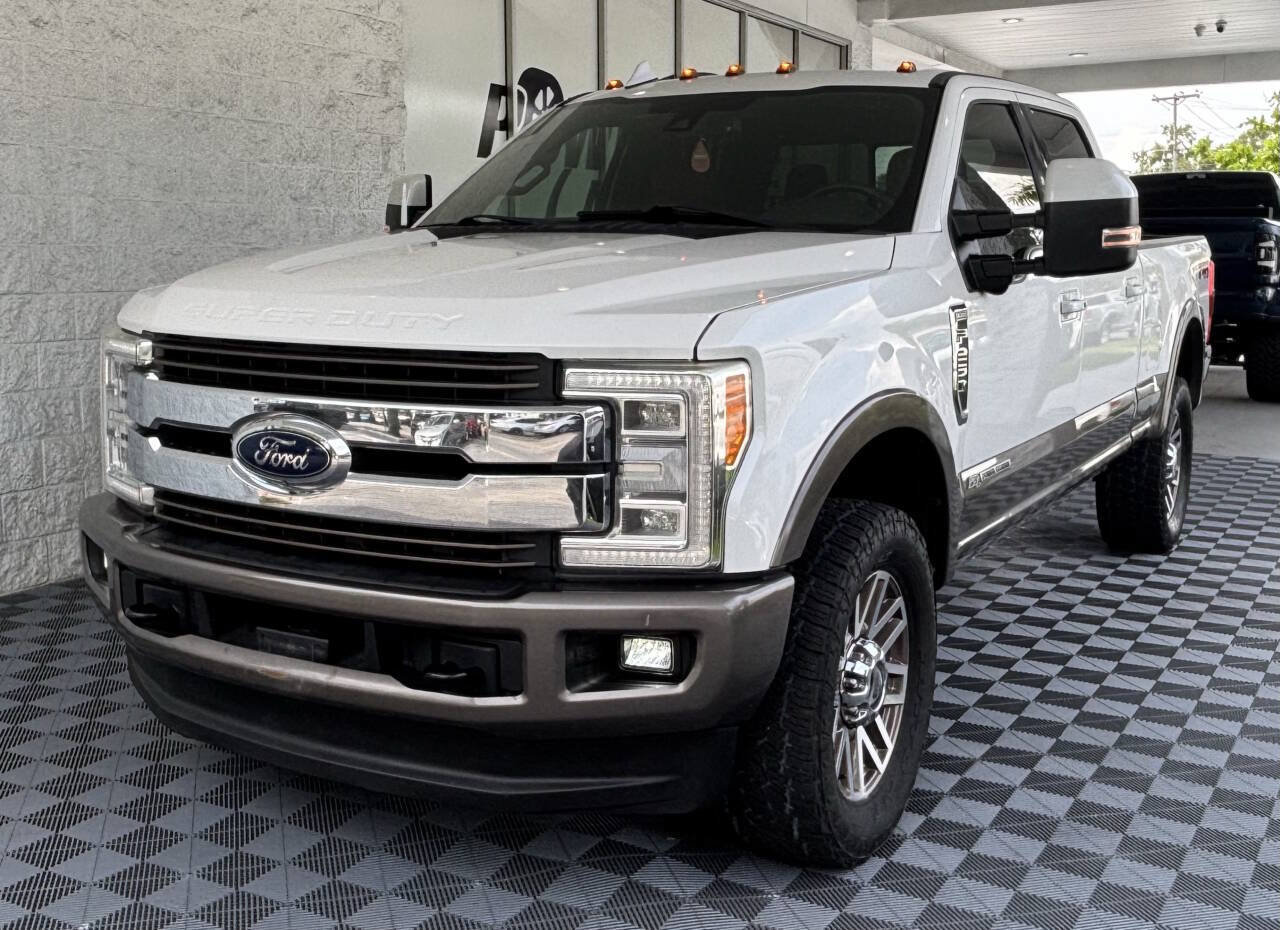 Used 2019 Ford F250 King Ranch w/ King Ranch Ultimate Package AWD/4WD image 2