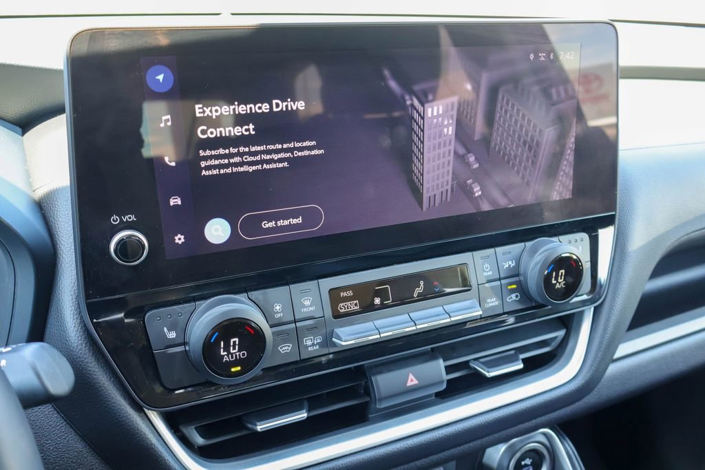 Used 2025 Toyota Grand Highlander AWD image 3