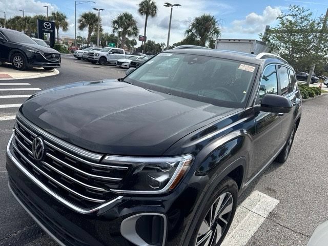 Used 2025 Volkswagen Atlas SEL AWD/4WD image 3