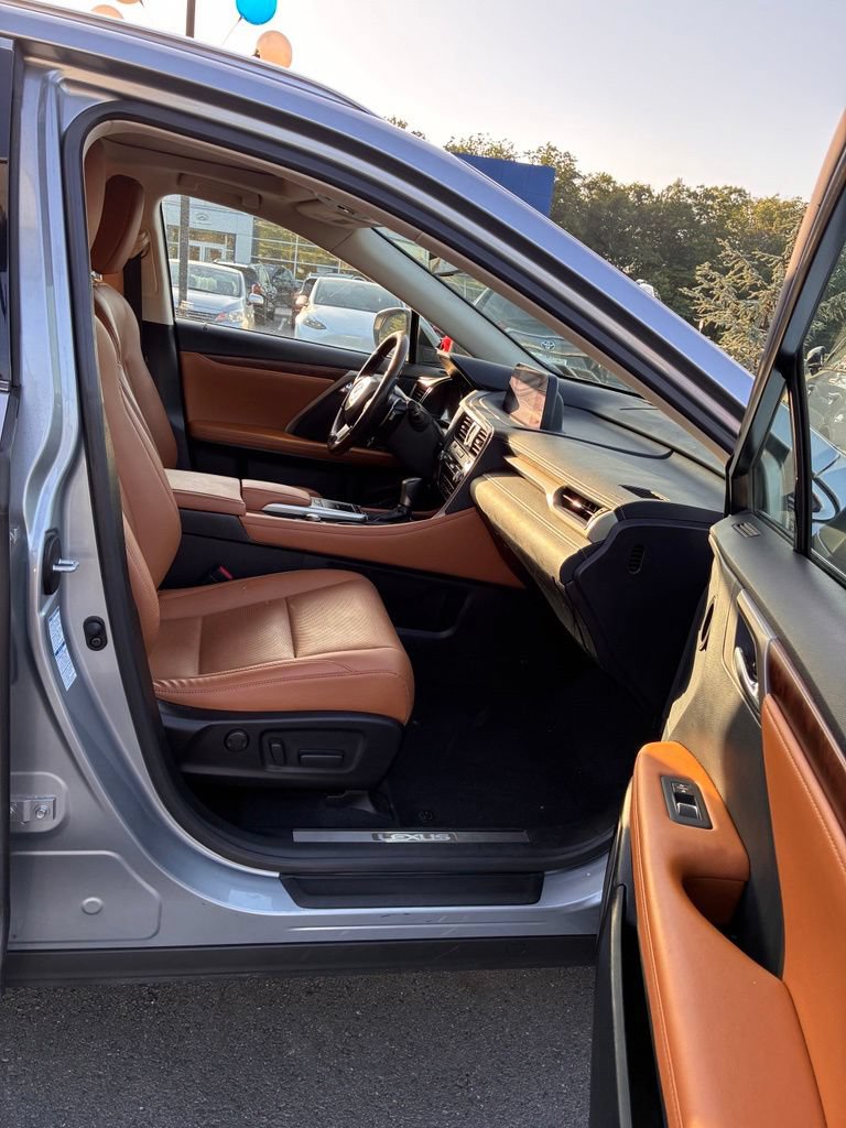 Used 2022 Lexus RX 350L Premium w/ Premium Package AWD/4WD image 19