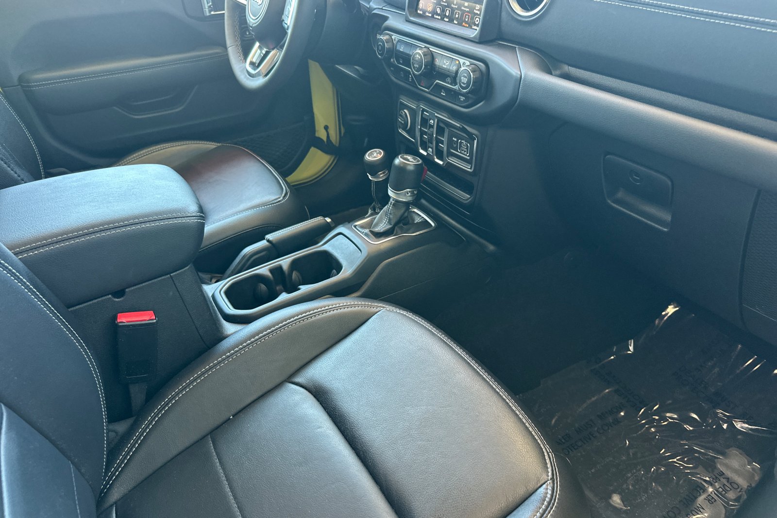 Used 2023 Jeep Wrangler Unlimited Sahara AWD/4WD image 19