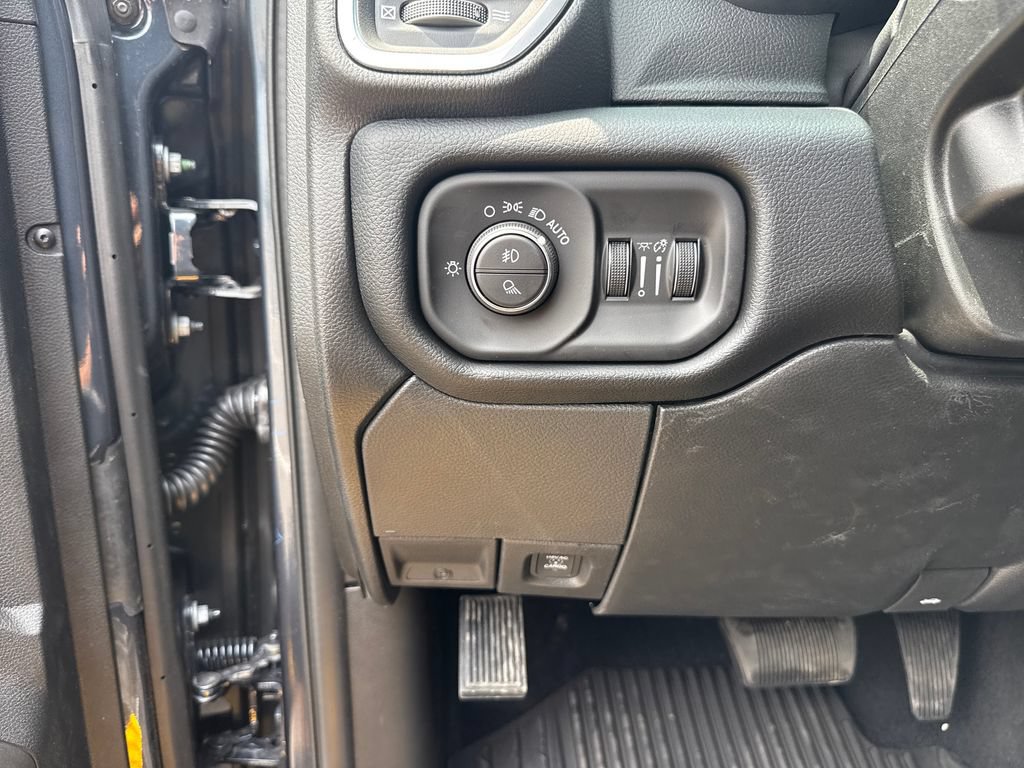 New 2026 RAM 2500 Laramie w/ Night Edition AWD/4WD image 12