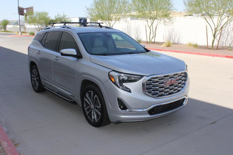 Used 2020 GMC Terrain Denali w/ Denali Premium Package AWD/4WD image 3
