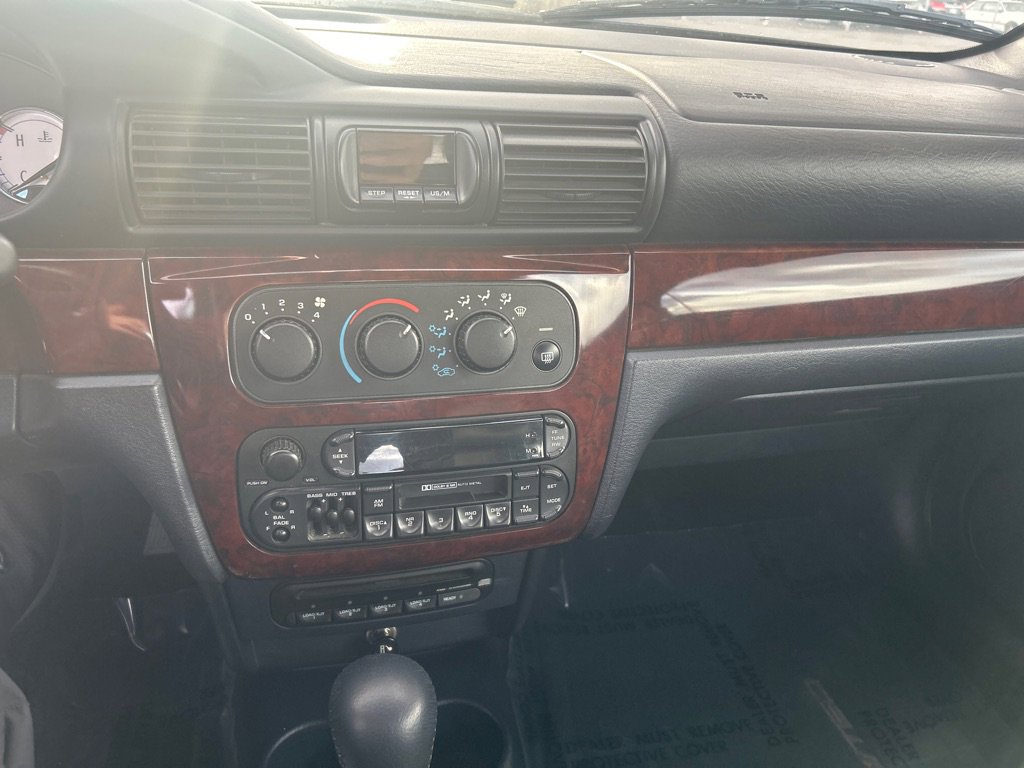 Used 2002 Chrysler Sebring Limited image 13