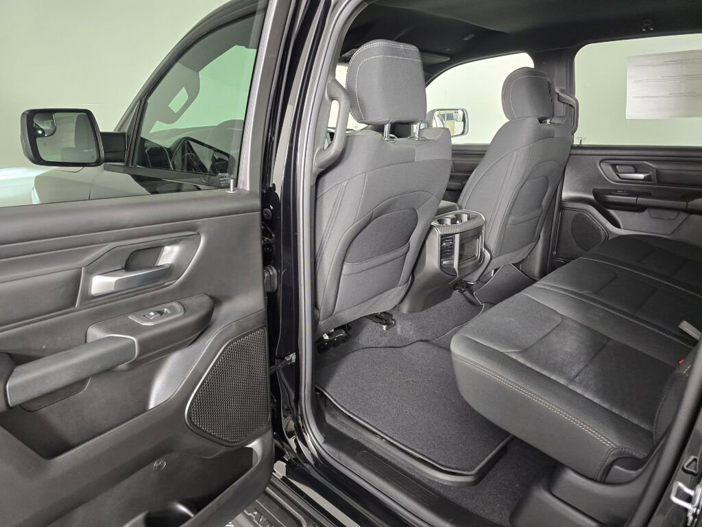 New 2026 RAM 1500 Express AWD/4WD image 36