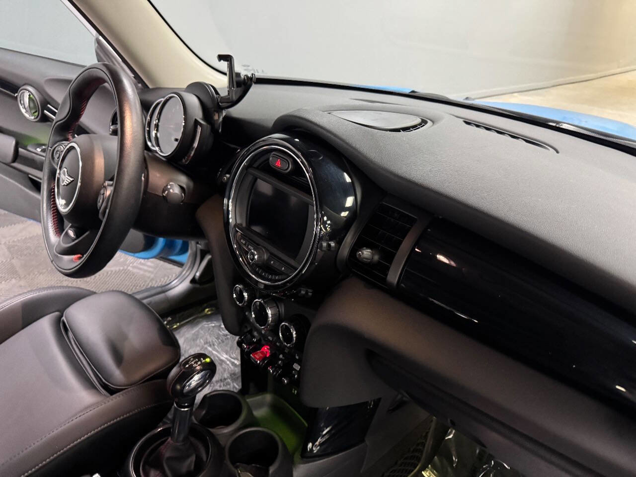 Used 2019 MINI Cooper S w/ Signature Upholstery Package image 42