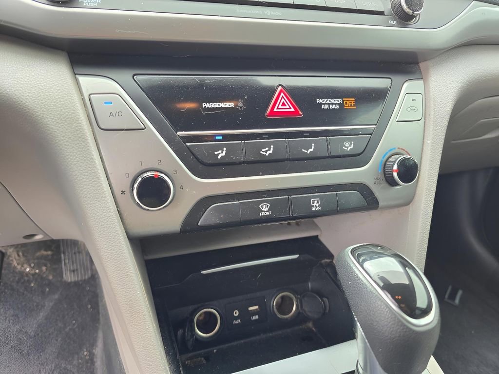 Used 2018 Hyundai Elantra SEL FWD image 21