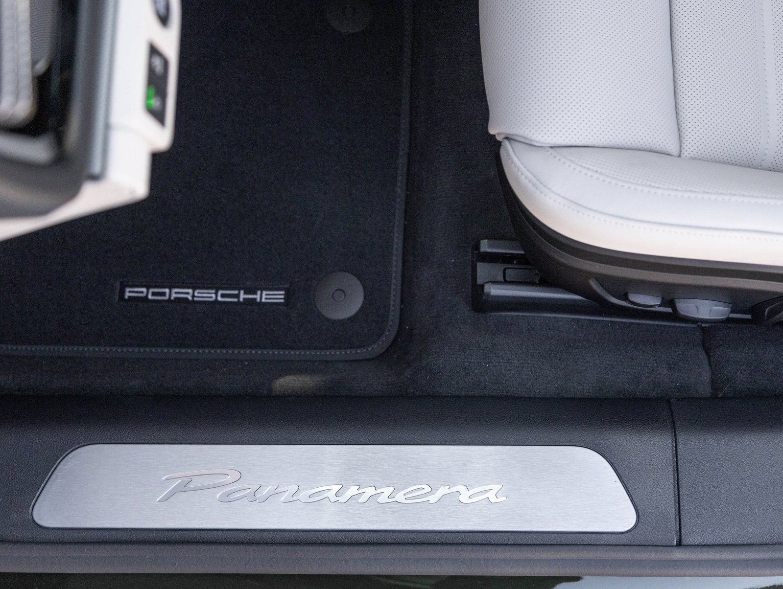 Certified 2026 Porsche Panamera RWD image 22