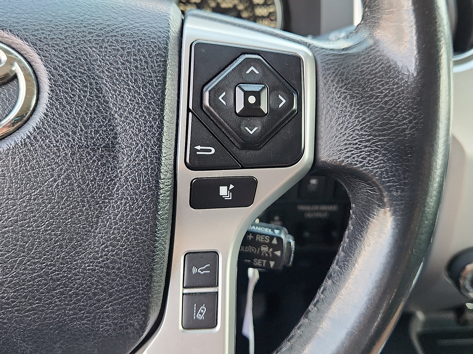 Used 2018 Toyota Tundra Platinum AWD/4WD image 24