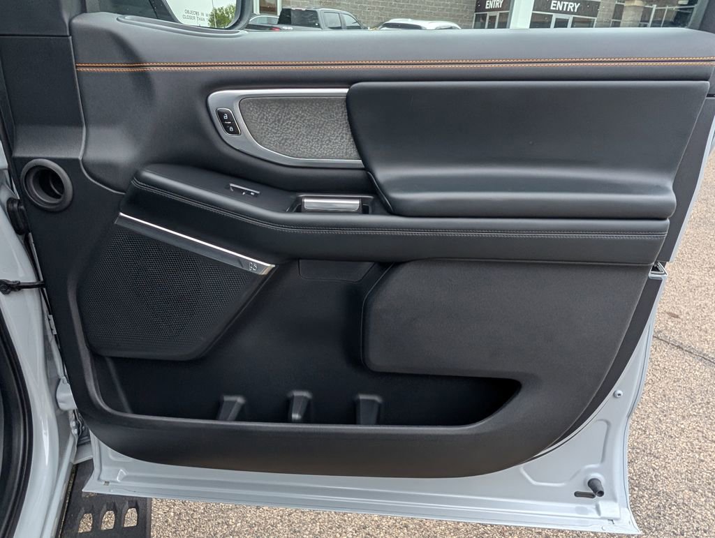 Used 2025 Ford Expedition Tremor AWD/4WD image 16
