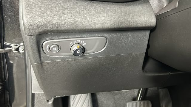 Used 2023 Buick Envision Preferred AWD/4WD image 19