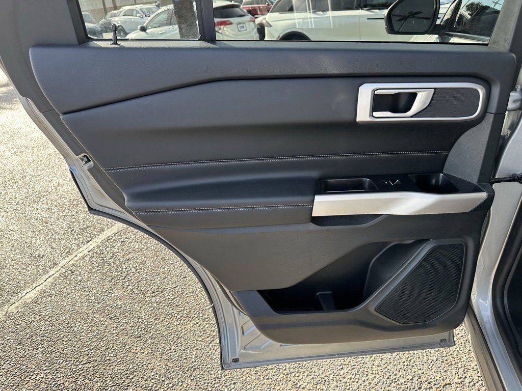 Used 2023 Ford Explorer XLT image 16