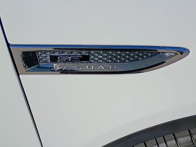 Used 2020 Jaguar E-PACE SE image 17