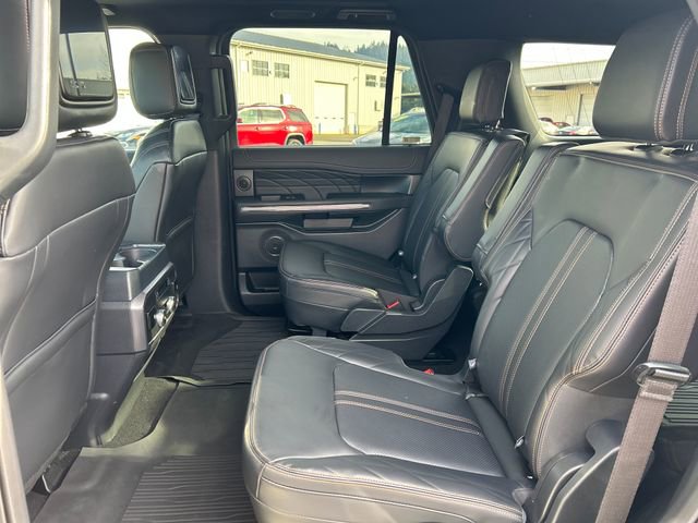Used 2024 Ford Expedition Platinum image 17