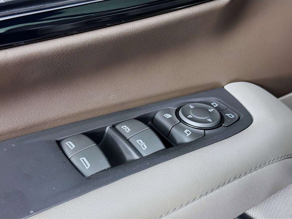 Used 2025 Chevrolet Tahoe Z71 w/ Comfort Package image 14