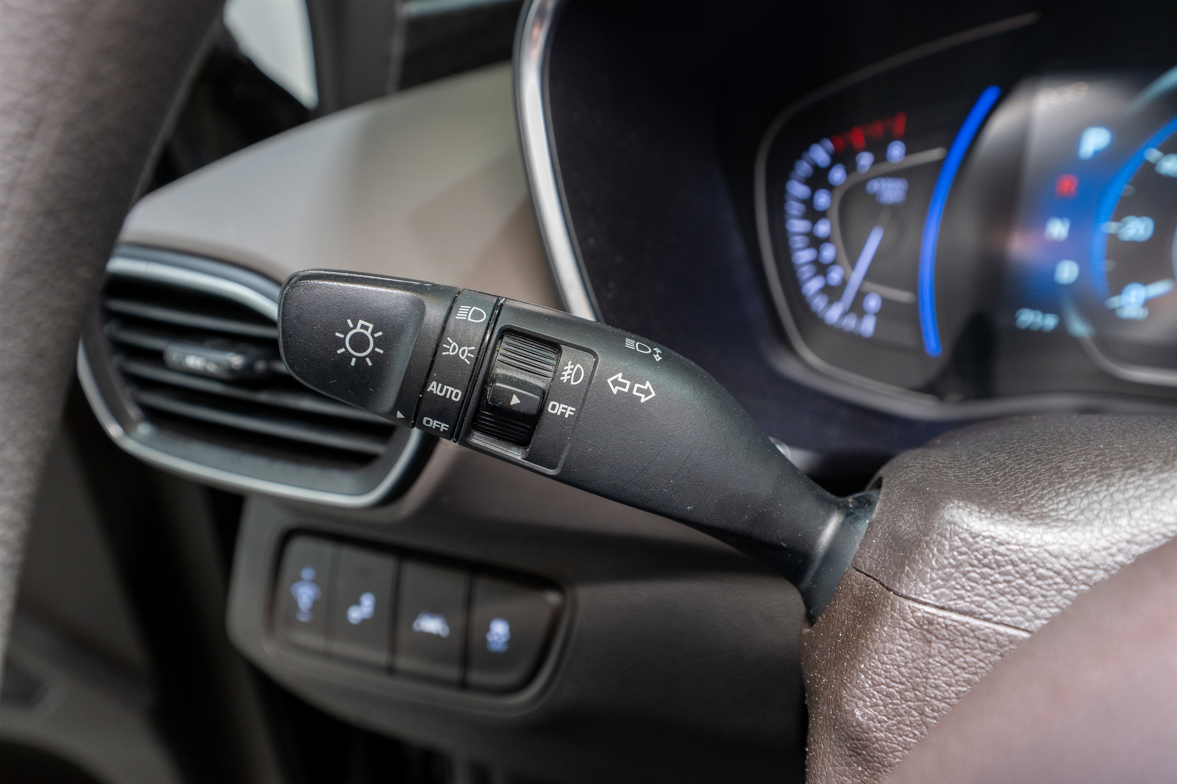 Used 2019 Hyundai Santa Fe SEL image 29