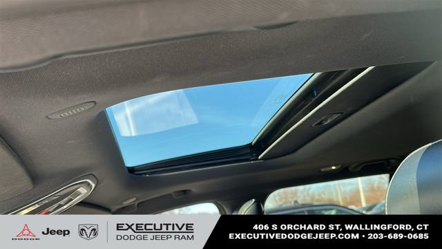 Used 2023 Jeep Grand Cherokee Altitude AWD/4WD image 10