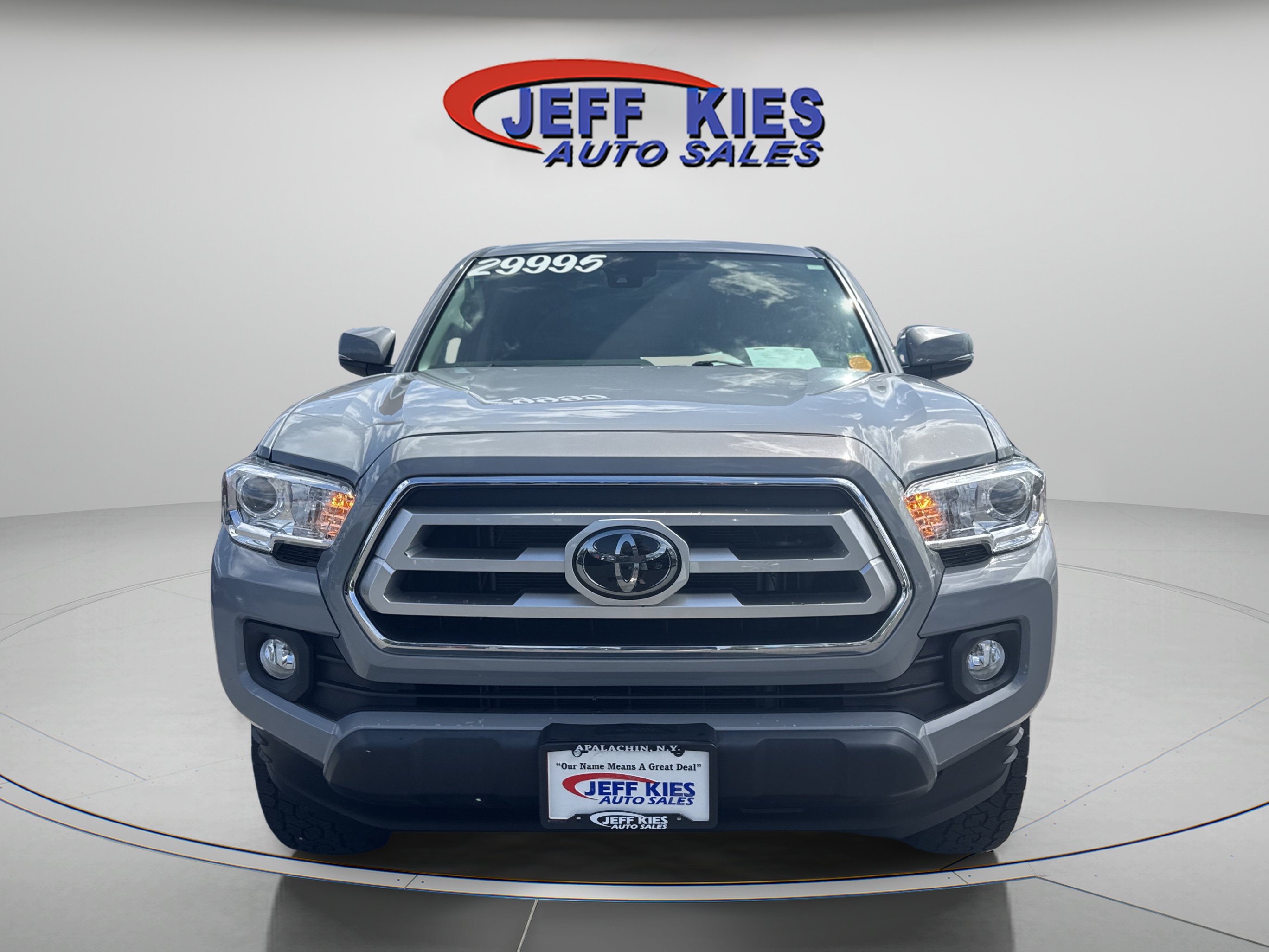 Used 2021 Toyota Tacoma SR5 w/ Trail Edition AWD/4WD image 2