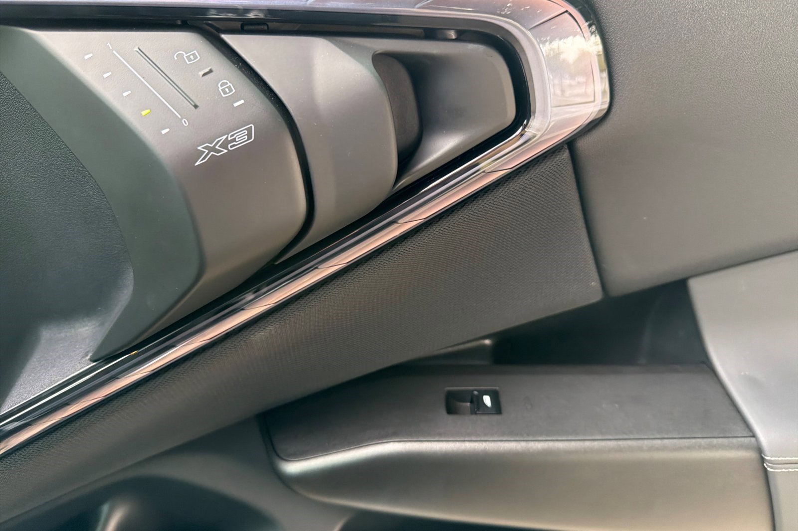 Used 2025 BMW X3 xDrive30i w/ Convenience Package image 22