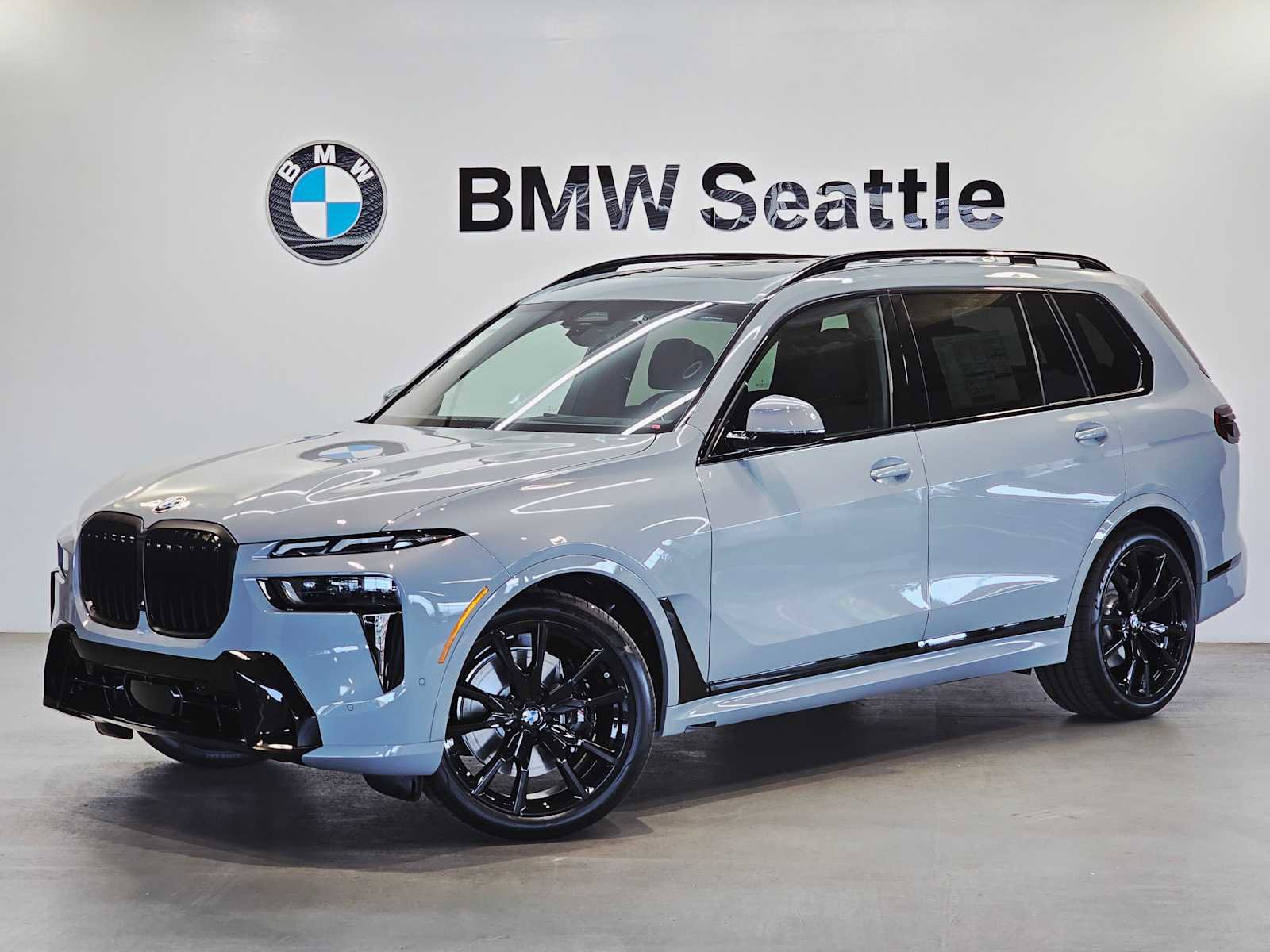 New 2026 BMW X7 xDrive40i w/ M Sport Package