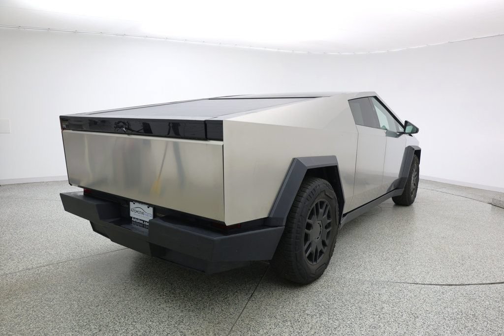 Used 2024 Tesla Cybertruck AWD Crew Cab image 3