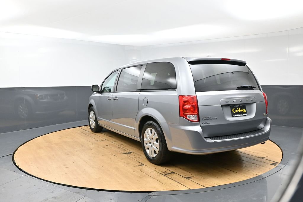 Used 2018 Dodge Grand Caravan SE w/ UConnect Hands-Free Group FWD image 9