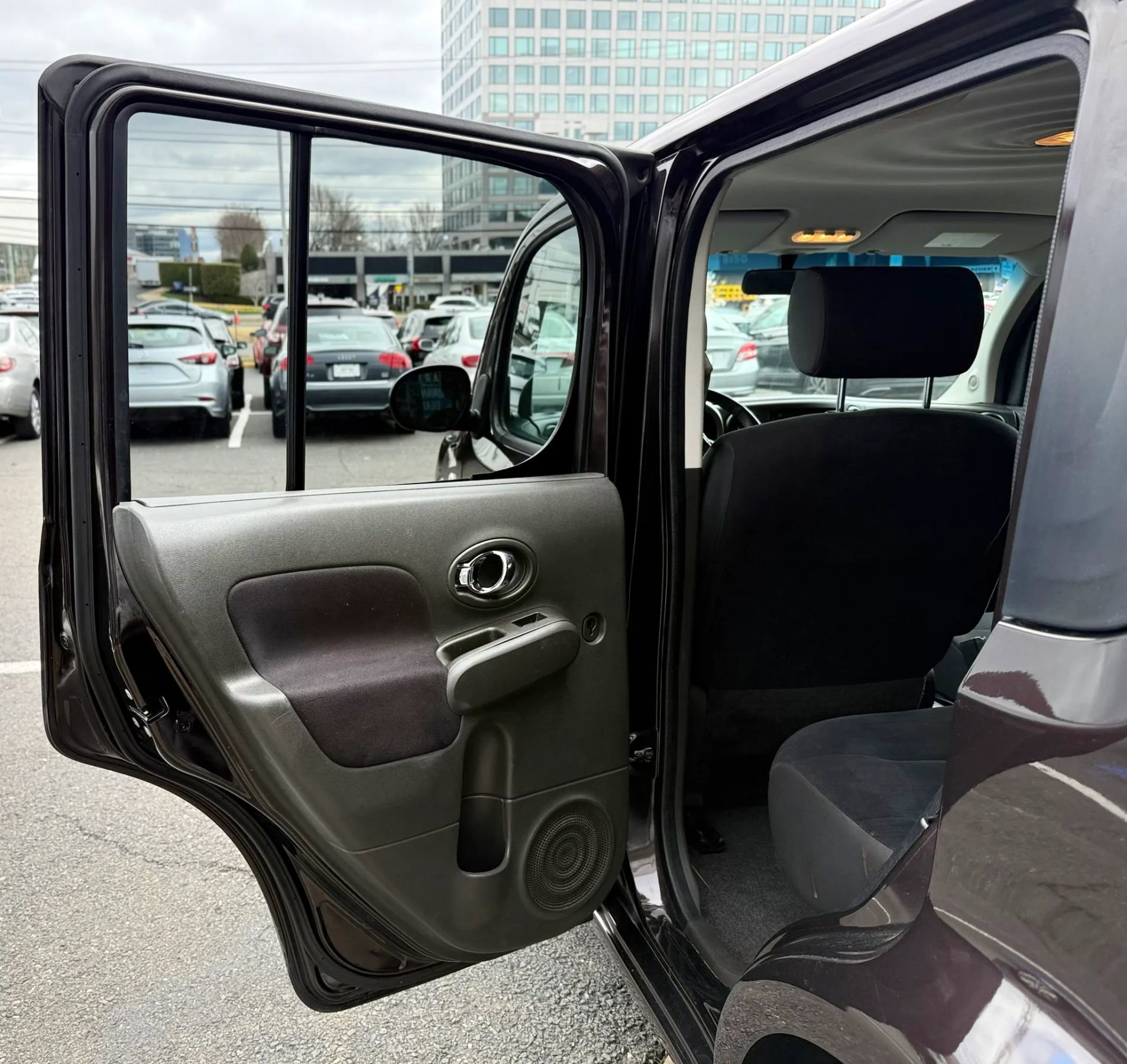 Used 2011 Nissan Cube 1.8 SL w/ Interior Designer Pkg image 23