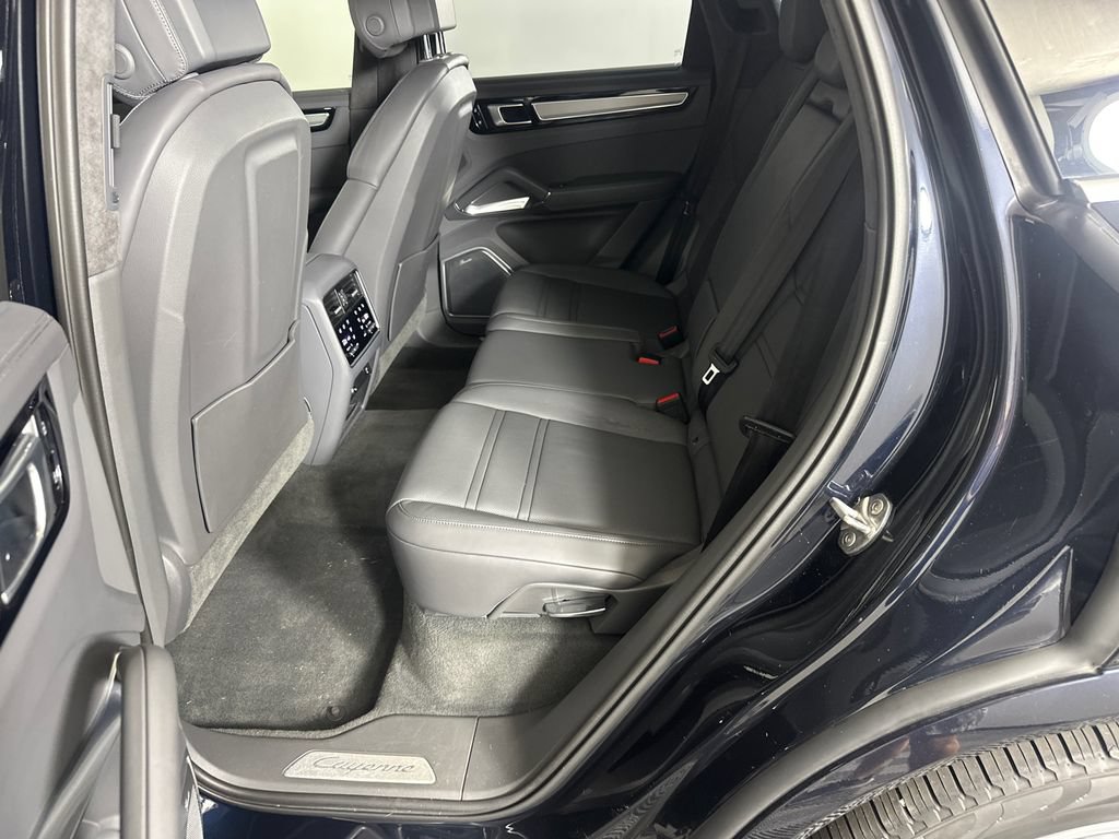 Used 2020 Porsche Cayenne Turbo AWD/4WD image 21