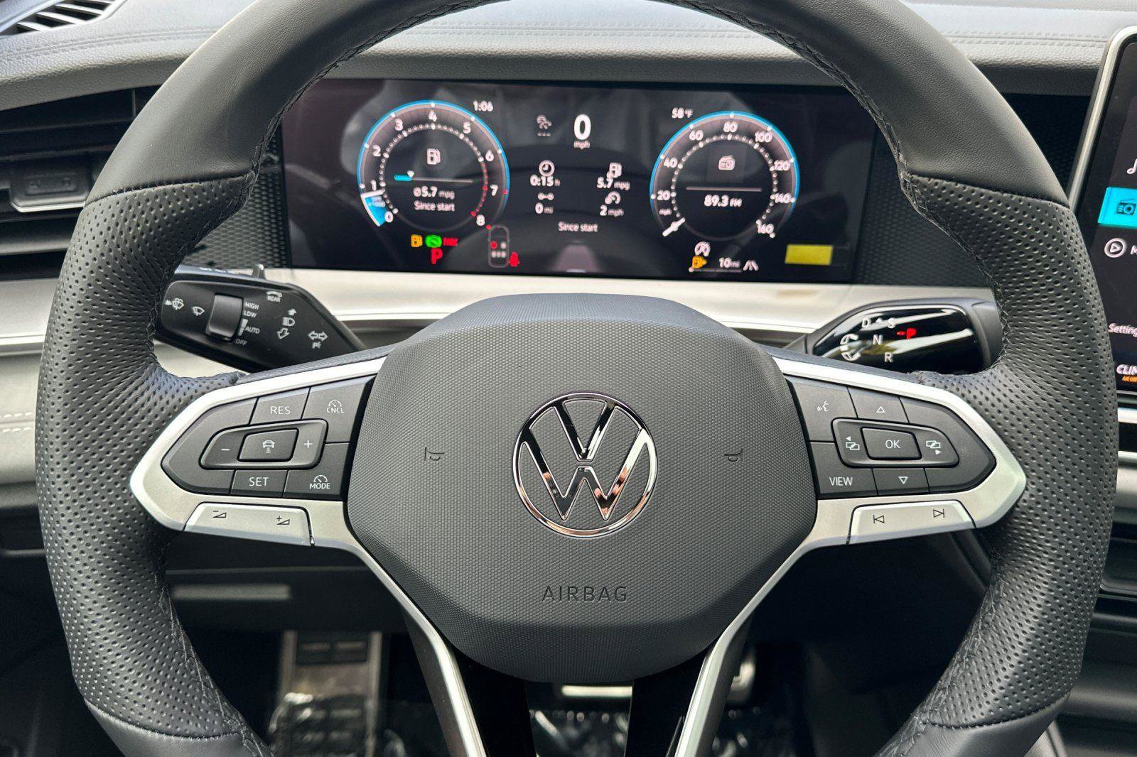 New 2026 Volkswagen Tiguan SE R-Line image 22