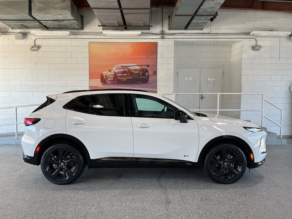 Used 2025 Buick Envision Sport Touring image 11