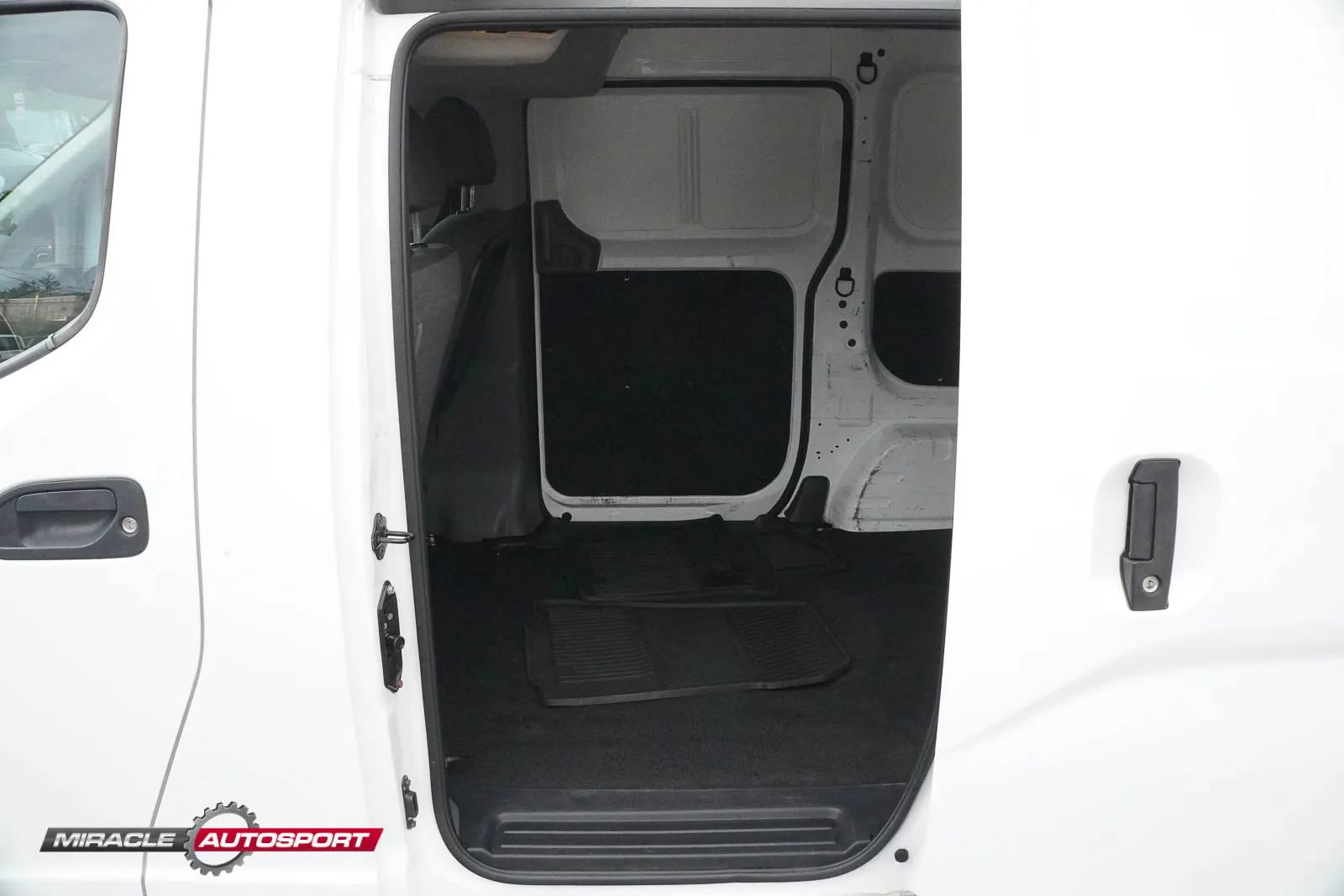 Used 2021 Nissan NV200 S FWD image 21