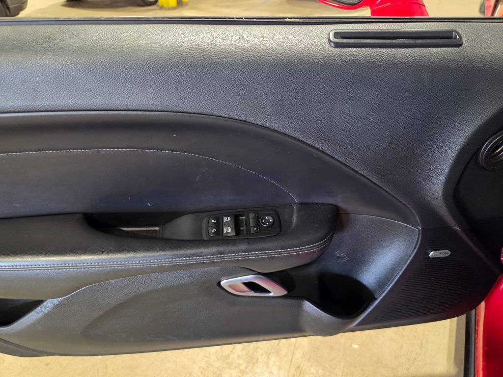 Used 2015 Dodge Challenger SXT Plus RWD image 5