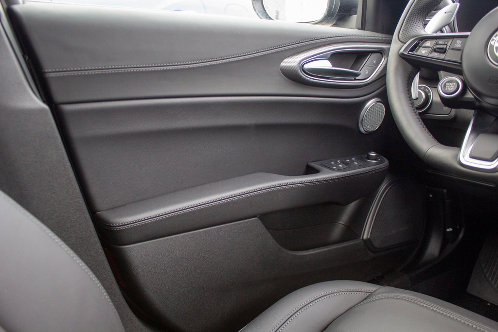 New 2025 Alfa Romeo Giulia AWD image 19