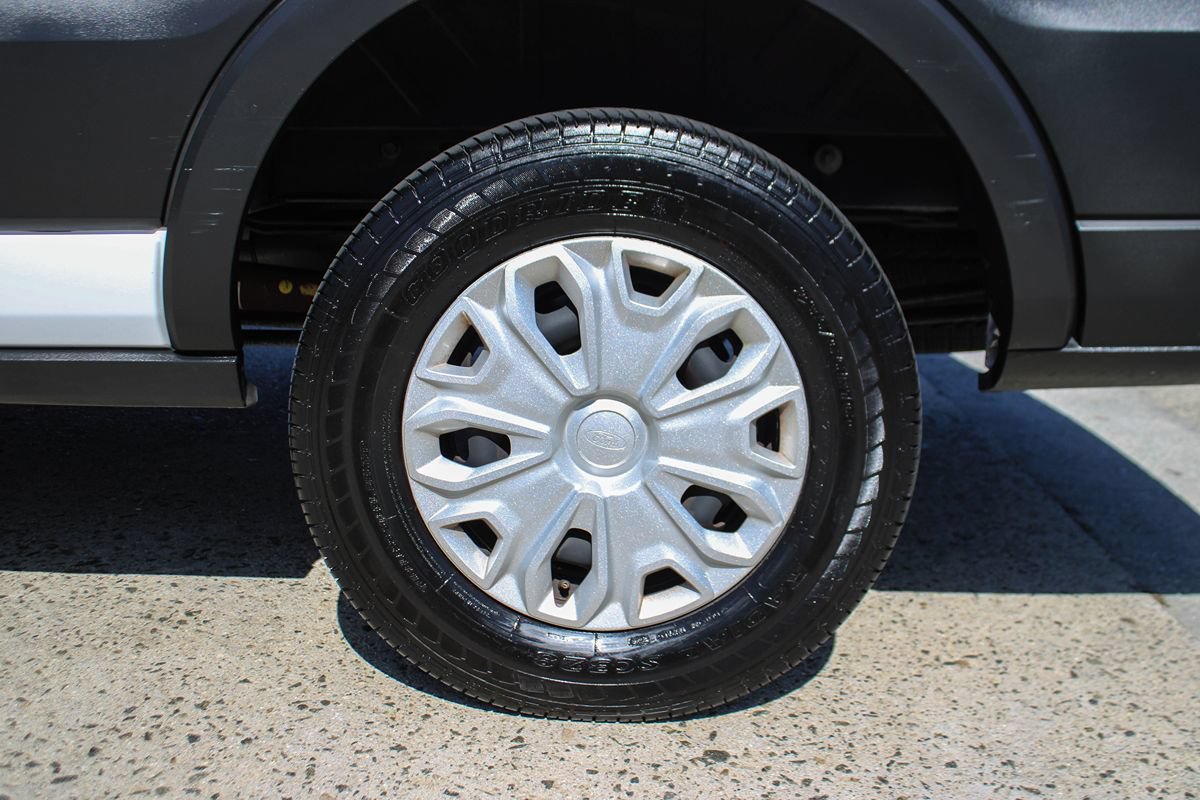 Used 2023 Ford Transit 350 XLT RWD image 38