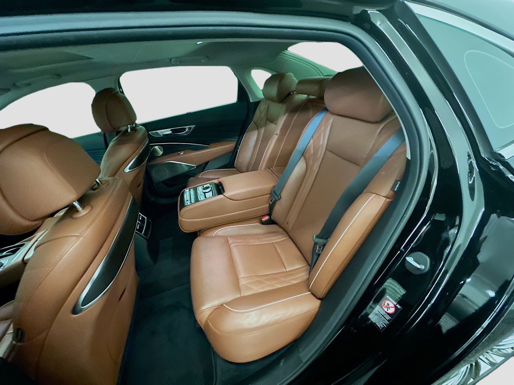 Used 2020 Kia K900 Luxury image 30