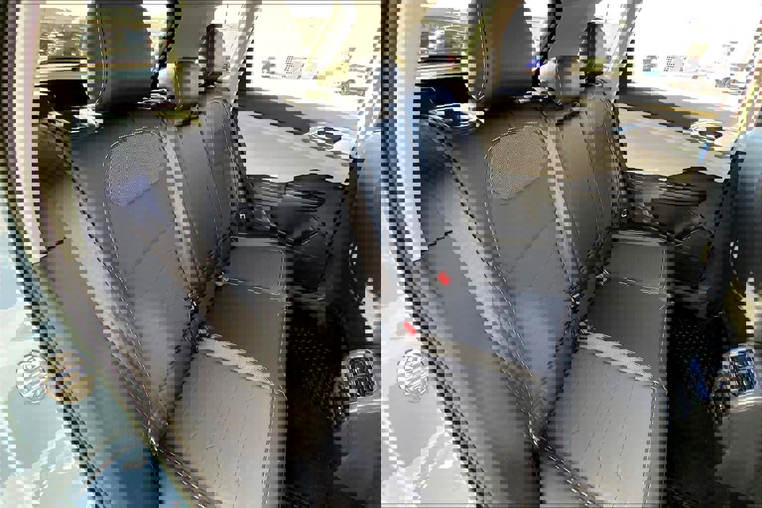 Used 2025 Volkswagen Taos SE FWD image 20