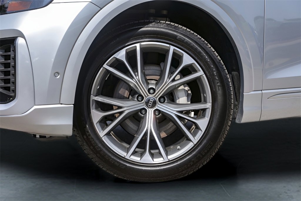 Used 2024 Audi Q8 Prestige image 4