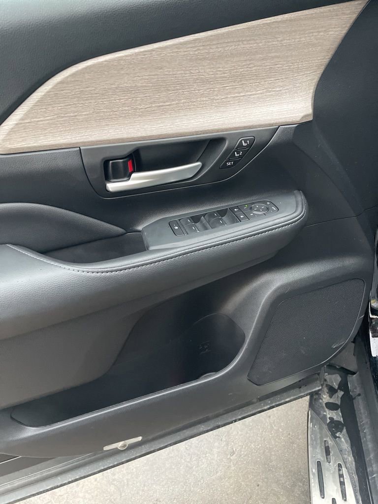 Certified 2026 Toyota Grand Highlander Platinum image 37